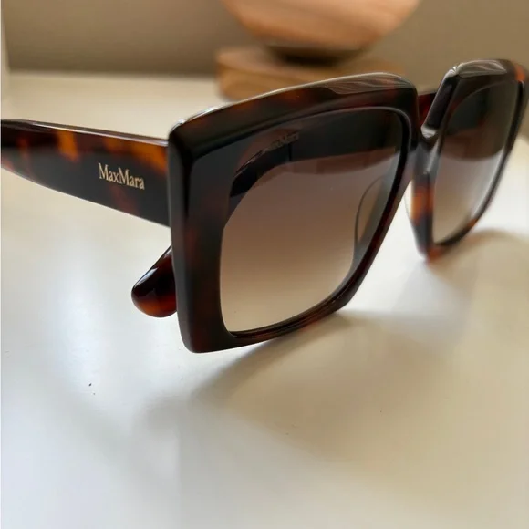 Max Mara logo 6 MM0024 tortoise sunglasses, brand new
